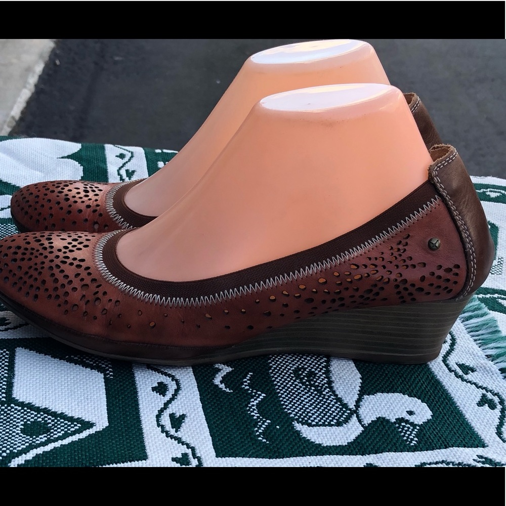 Pikolinos Brown Leather Circle Cut Sling Sandals